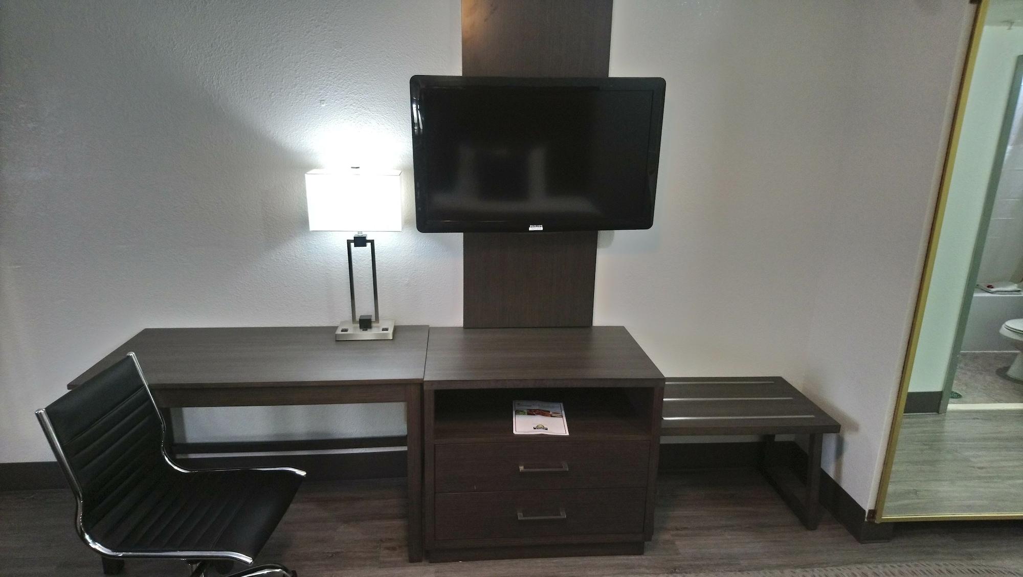 Days Inn & Suites By Wyndham Webster Nasa-Clearlake-Houston Kültér fotó