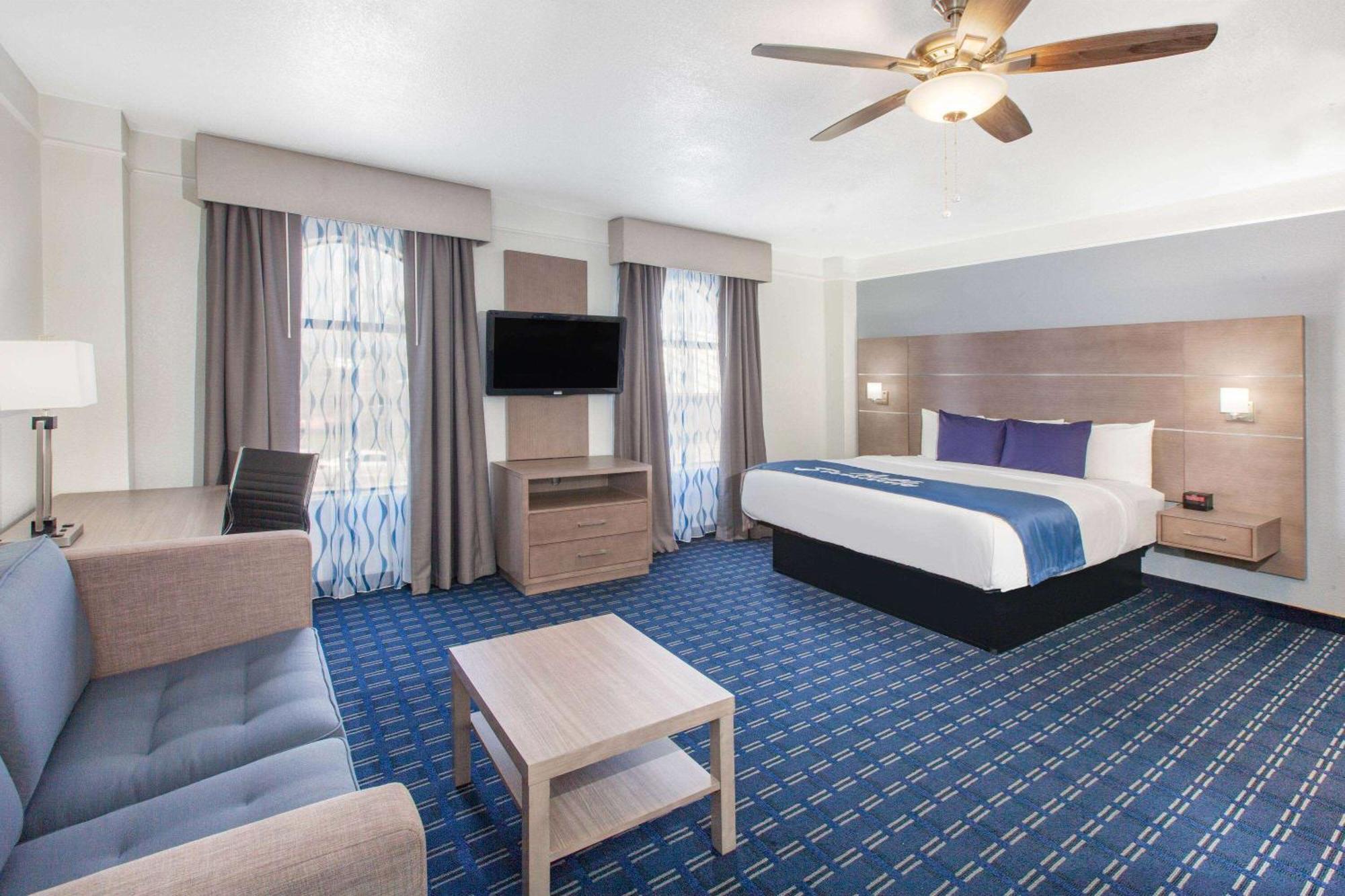 Days Inn & Suites By Wyndham Webster Nasa-Clearlake-Houston Kültér fotó