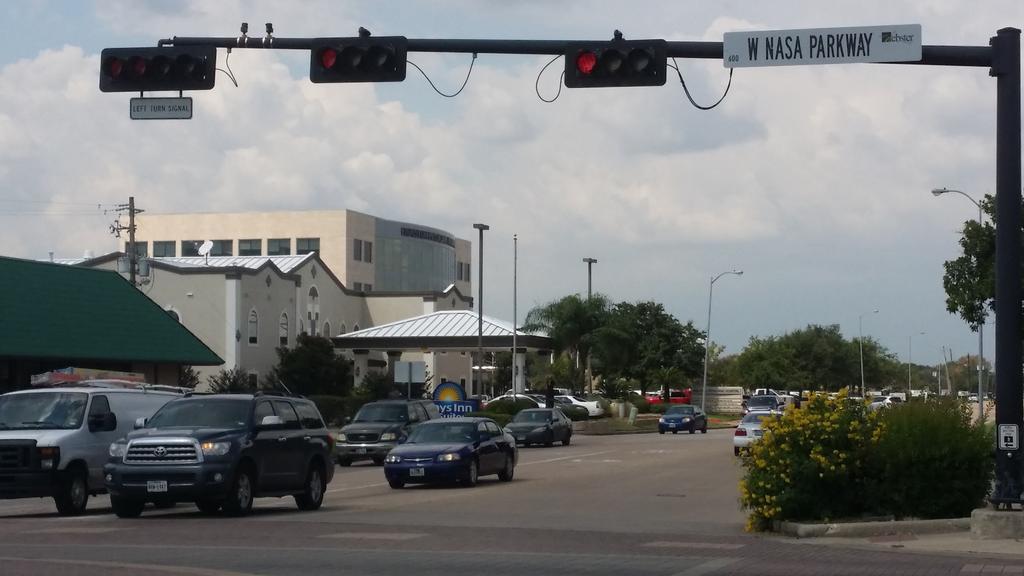 Days Inn & Suites By Wyndham Webster Nasa-Clearlake-Houston Kültér fotó